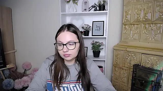 LiliaErmi online show from 06/15/26, 06:15