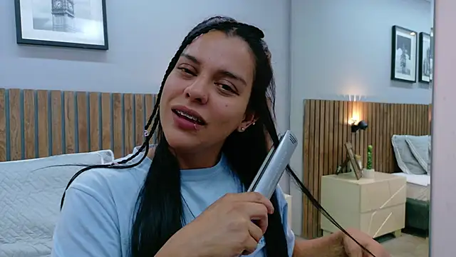 Mia Bellefort online show from 02/11/26, 07:41