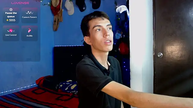 Juan Gomezz26 online show from 05/25/26, 04:18