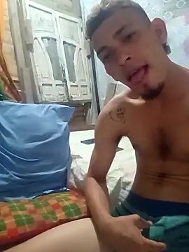 Snapshot of twobigscock23 chatting on 02/13/26, 01:40 twobigscock23 online show from 02/13/26, 01:40