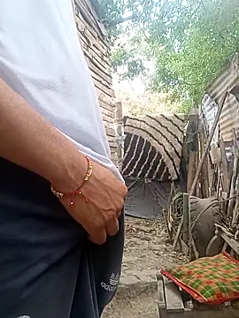 Snapshot of twobigscock23 chatting on 04/13/26, 08:58 twobigscock23 online show from 04/13/26, 08:58