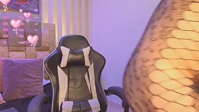 Snapshot of persefone_sky chatting on 02/22/26, 03:40 persefone sky online show from 02/22/26, 03:40