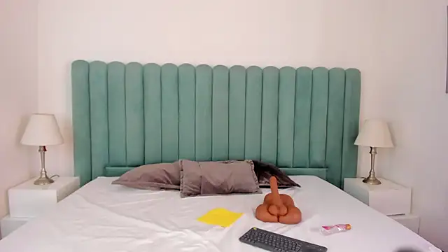 Scarlett  Noir online show from 04/11/26, 04:00