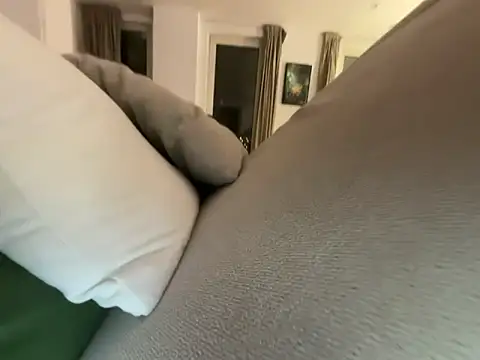 ap couple12 online show from 04/17/26, 02:03