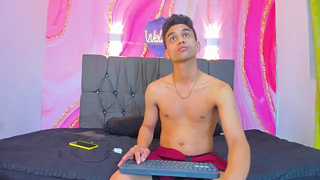 Snapshot of Hot_Boys_69 chatting on 12/15/25, 10:41 Hot Boys 69 online show from 12/15/25, 10:41