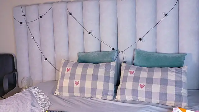 Miia Anderson online show from 03/18/26, 11:57