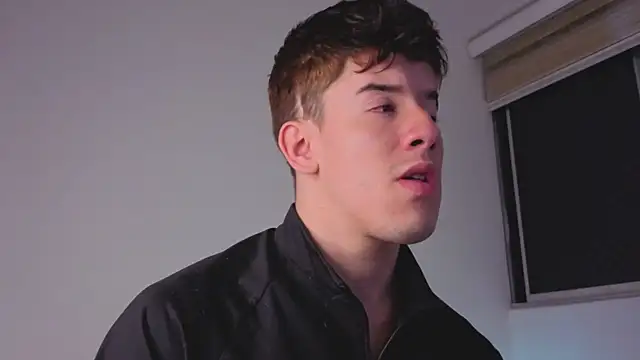 maxxcooper1 online show from 12/18/25, 07:36