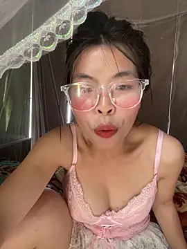 lux-su online show from 05/18/26, 04:18