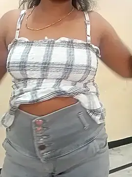 Snapshot of crazysexy_aunty chatting on 12/17/25, 04:40 crazysexy aunty online show from 12/17/25, 04:40