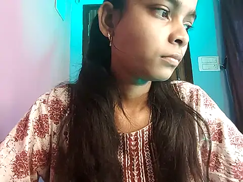 Snapshot of Maira_00 chatting on 12/15/25, 06:28 Maira 00 online show from 12/15/25, 06:28