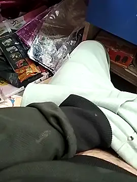 Snapshot of mohit08desi chatting on 12/17/25, 09:48 mohit08desi online show from 12/17/25, 09:48