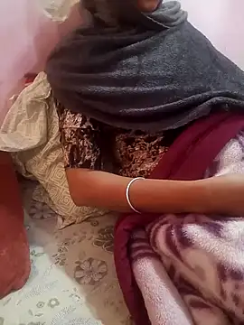 Snapshot of guddi_Jaaneman chatting on 12/15/25, 04:28 guddi Jaaneman online show from 12/15/25, 04:28