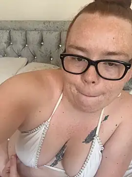 AnnieAinsx online show from 05/25/26, 08:53