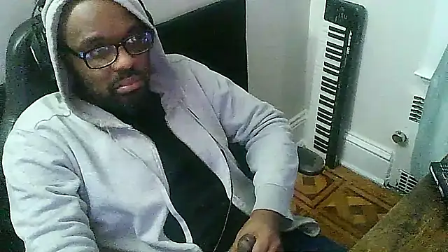 Snapshot of MrUnintentional chatting on 12/17/25, 03:01 MrUnintentional online show from 12/17/25, 03:01