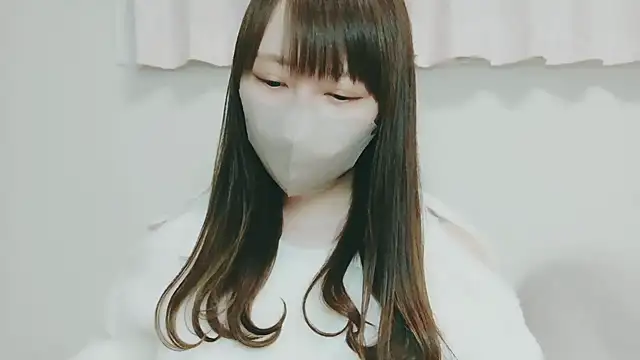 Snapshot of yuyuchan__ chatting on 12/18/25, 10:21 yuyuchan online show from 12/18/25, 10:21