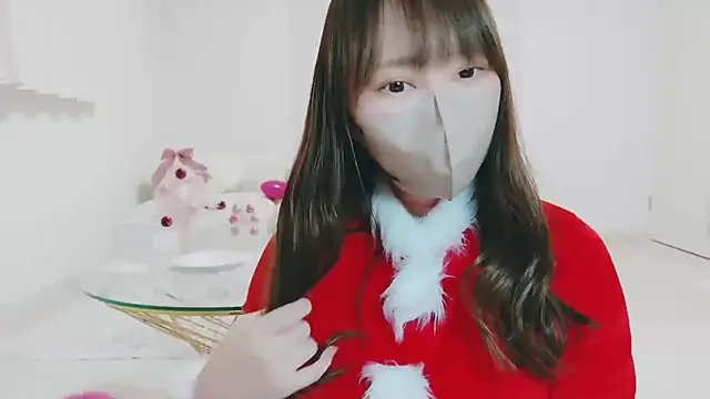 yuyuchan   online show from 12/22/25, 11:07