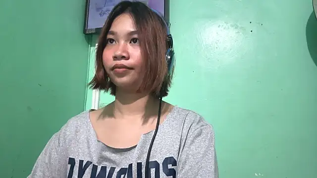 Snapshot of RethaStorto chatting on 12/16/25, 02:11 RethaStorto online show from 12/16/25, 02:11