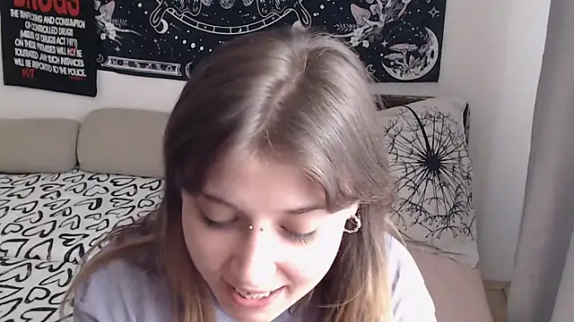 Snapshot of AlienforTwenty chatting on 07/12/26, 01:46 AlienforTwenty online show from 07/12/26, 01:46