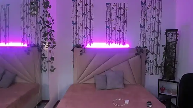 Snapshot of valeria_dark_ chatting on 02/09/26, 07:40 valeria dark online show from 02/09/26, 07:40