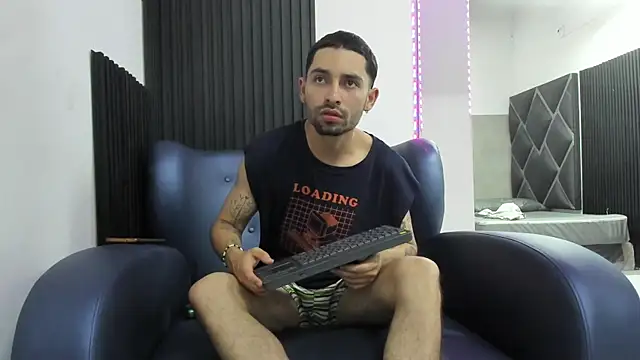 Snapshot of poul_99 chatting on 12/20/25, 03:57 poul 99 online show from 12/20/25, 03:57