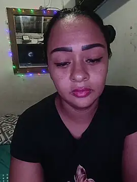 Snapshot of Karen_Kemmerr chatting on 12/17/25, 01:44 Karen Kemmerr online show from 12/17/25, 01:44