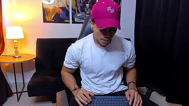 Dustyn Michelle1 online show from 02/05/26, 06:34