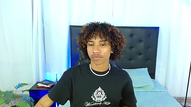 angelll18  online show from 02/26/26, 09:36