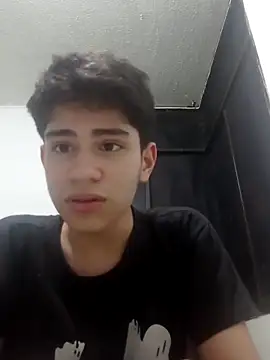 Snapshot of Sink198 chatting on 12/18/25, 05:02 Sink198 online show from 12/18/25, 05:02