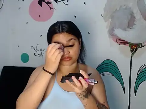 Snapshot of loveShae__ chatting on 12/14/25, 03:34 loveShae online show from 12/14/25, 03:34