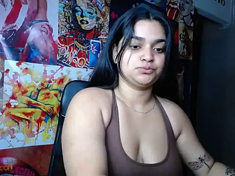 Snapshot of loveShae__ chatting on 12/19/25, 03:24 loveShae online show from 12/19/25, 03:24