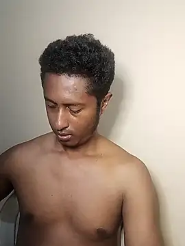 Snapshot of golosos2331 chatting on 12/17/25, 12:05 golosos2331 online show from 12/17/25, 12:05