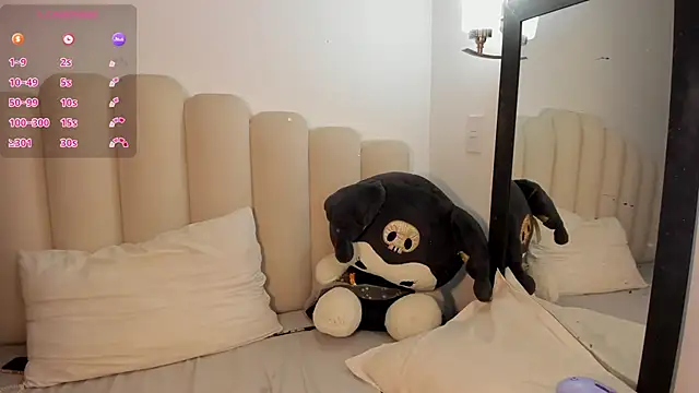 Snapshot of CataVelasco chatting on 12/17/25, 09:59 CataVelasco online show from 12/17/25, 09:59