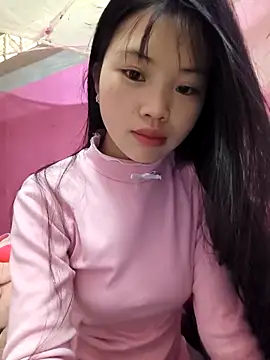 Snapshot of Quieny-x chatting on 12/20/25, 01:34 Quieny-x online show from 12/20/25, 01:34