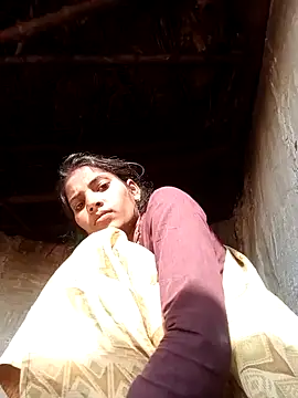 Snapshot of Akanksha_thakur chatting on 12/15/25, 05:01 Akanksha thakur online show from 12/15/25, 05:01