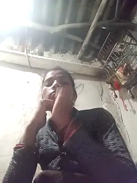 Snapshot of Akanksha_thakur chatting on 12/17/25, 05:08 Akanksha thakur online show from 12/17/25, 05:08