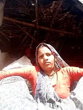 Snapshot of Akanksha_thakur chatting on 12/18/25, 05:13 Akanksha thakur online show from 12/18/25, 05:13