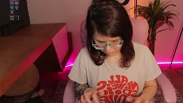 Ariell Mini online show from 03/18/26, 01:03