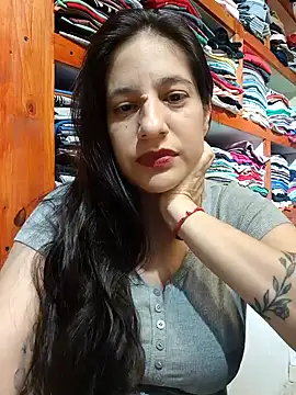 Snapshot of julietaloovee chatting on 02/04/26, 09:31 julietaloovee online show from 02/04/26, 09:31