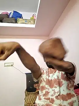 suhxil79 online show from 12/15/25, 04:50