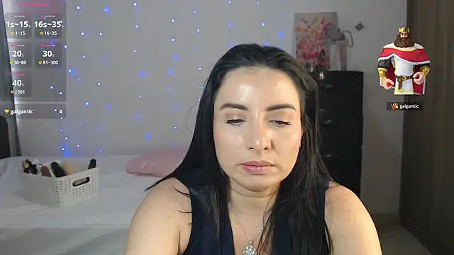 Snapshot of Karlinlive chatting on 12/19/25, 12:56 Karlinlive online show from 12/19/25, 12:56