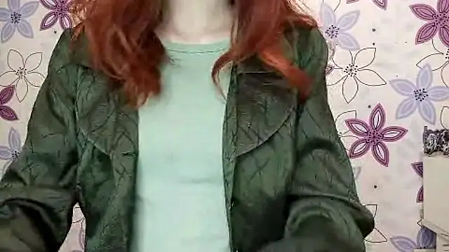 DannetteCosenza online show from 12/17/25, 07:25