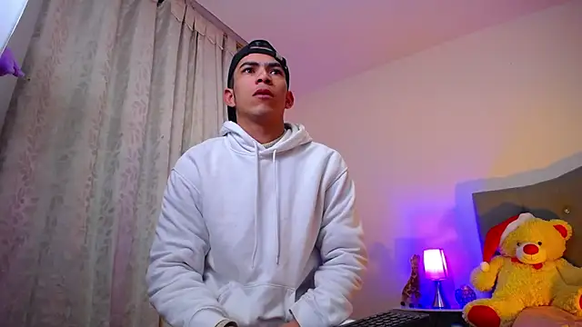 TOMBOYSEXX online show from 12/18/25, 10:54