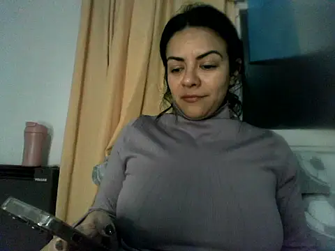 luluclark69 online show from 06/16/26, 12:02