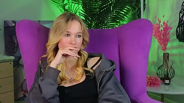ElizFait online show from 12/14/25, 11:04