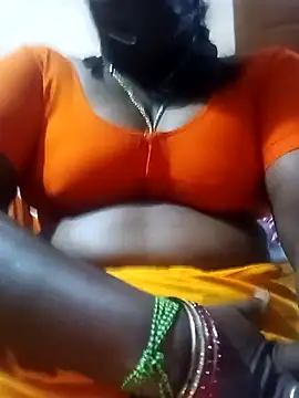 Snapshot of Tamil_Bhuvi69 chatting on 02/13/26, 12:39 Tamil Bhuvi69 online show from 02/13/26, 12:39