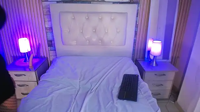 Snapshot of Amy_channel chatting on 12/23/25, 03:37 Amy channel online show from 12/23/25, 03:37