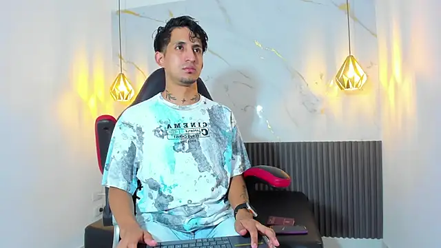 Snapshot of SalvatoreMontes chatting on 12/16/25, 09:20 SalvatoreMontes online show from 12/16/25, 09:20