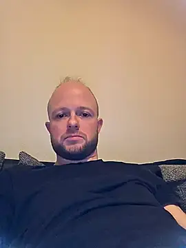 Snapshot of SoftishInflow chatting on 12/18/25, 05:52 SoftishInflow online show from 12/18/25, 05:52