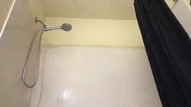 Snapshot of succubussy666 chatting on 12/18/25, 02:39 succubussy666 online show from 12/18/25, 02:39