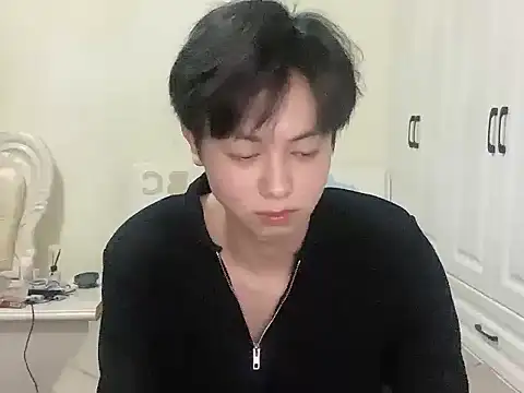 Snapshot of hafabva chatting on 12/23/25, 10:02 hafabva online show from 12/23/25, 10:02